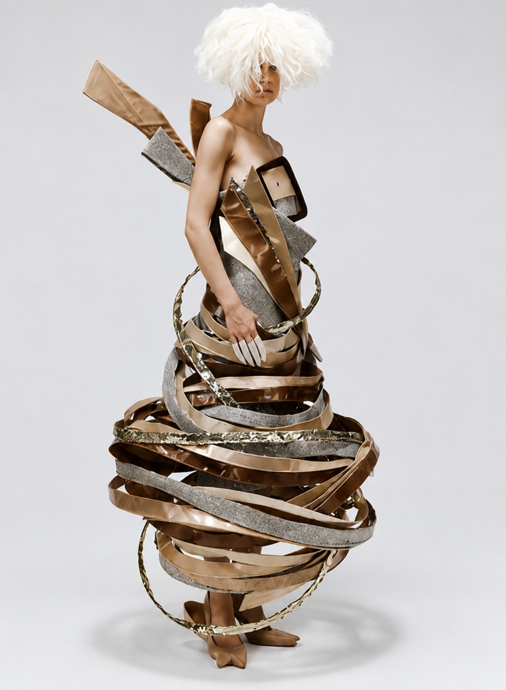Yichun Liu: la diseñadora que hace salir la moda del cuerpo