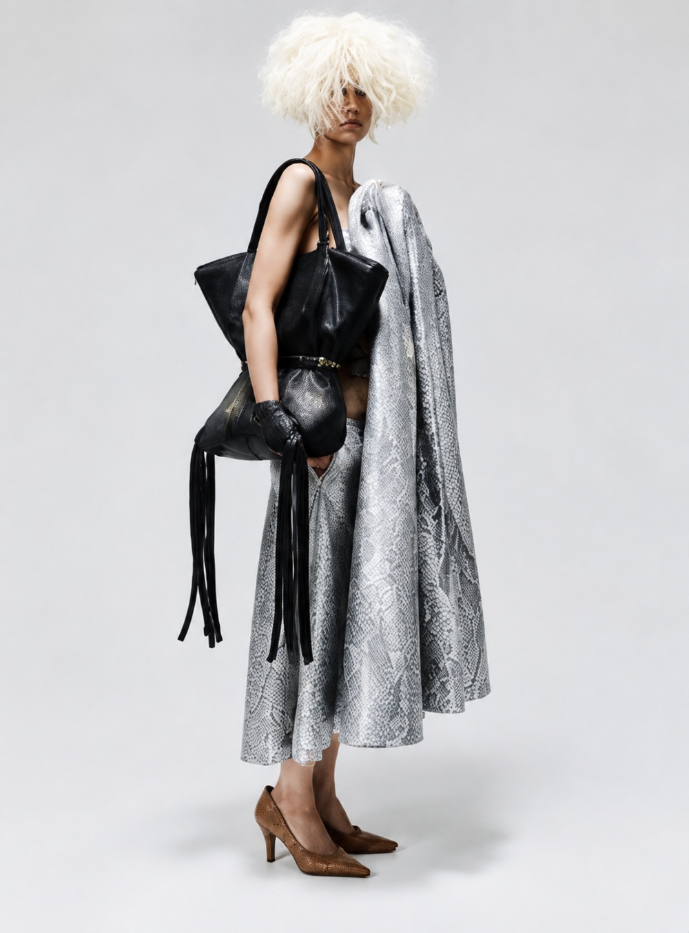 Yichun Liu: la diseñadora que hace salir la moda del cuerpo