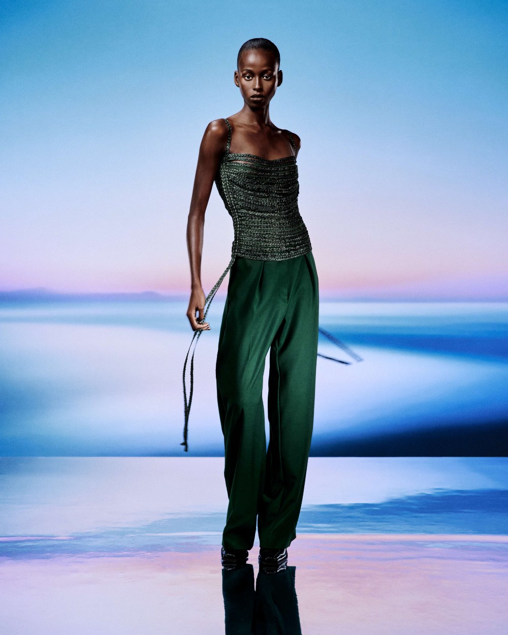 Ahluwalia AW26: las relaciones trenzadas con colores fríos