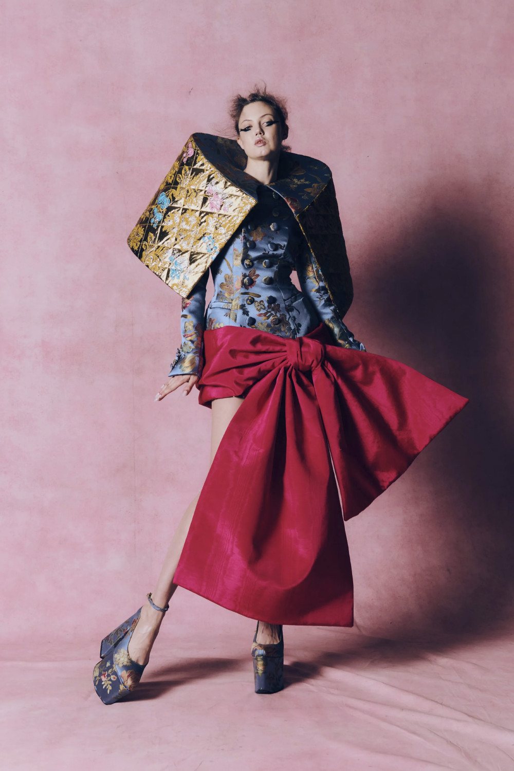 Harris Reed FW26: romanticismo no binario con gran volumen