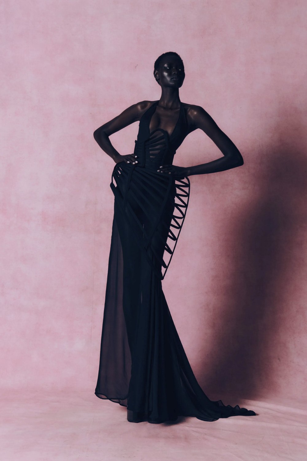 Harris Reed FW26: romanticismo no binario con gran volumen