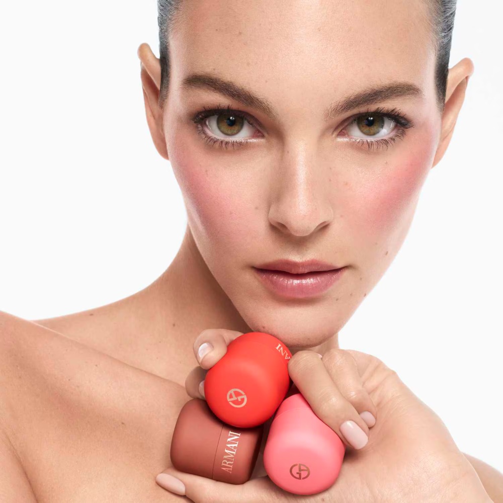Empieza tu rutina con el colorete 2 en 1 de Armani Beauty