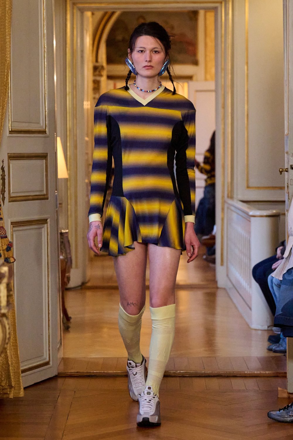 Paolina Russo AW26: el uniforme artesanal de la era digital