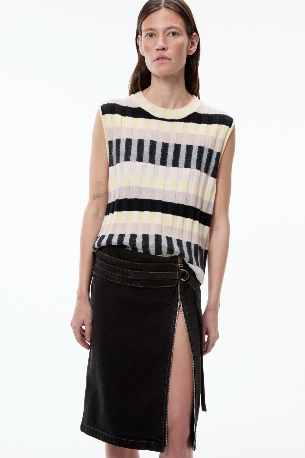 Eckhaus Latta nos sigue dando normcore elevado y minimal