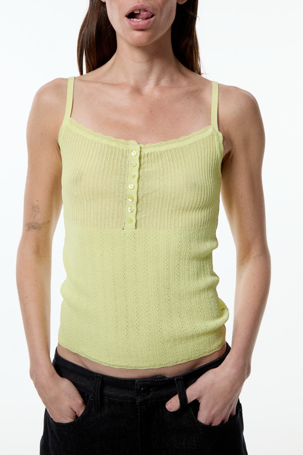 Eckhaus Latta nos sigue dando normcore elevado y minimal