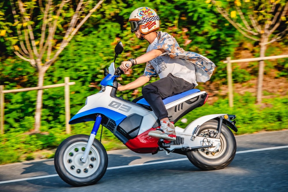 Felo FW-03: moto eléctrica con alma retro y gran autonomía