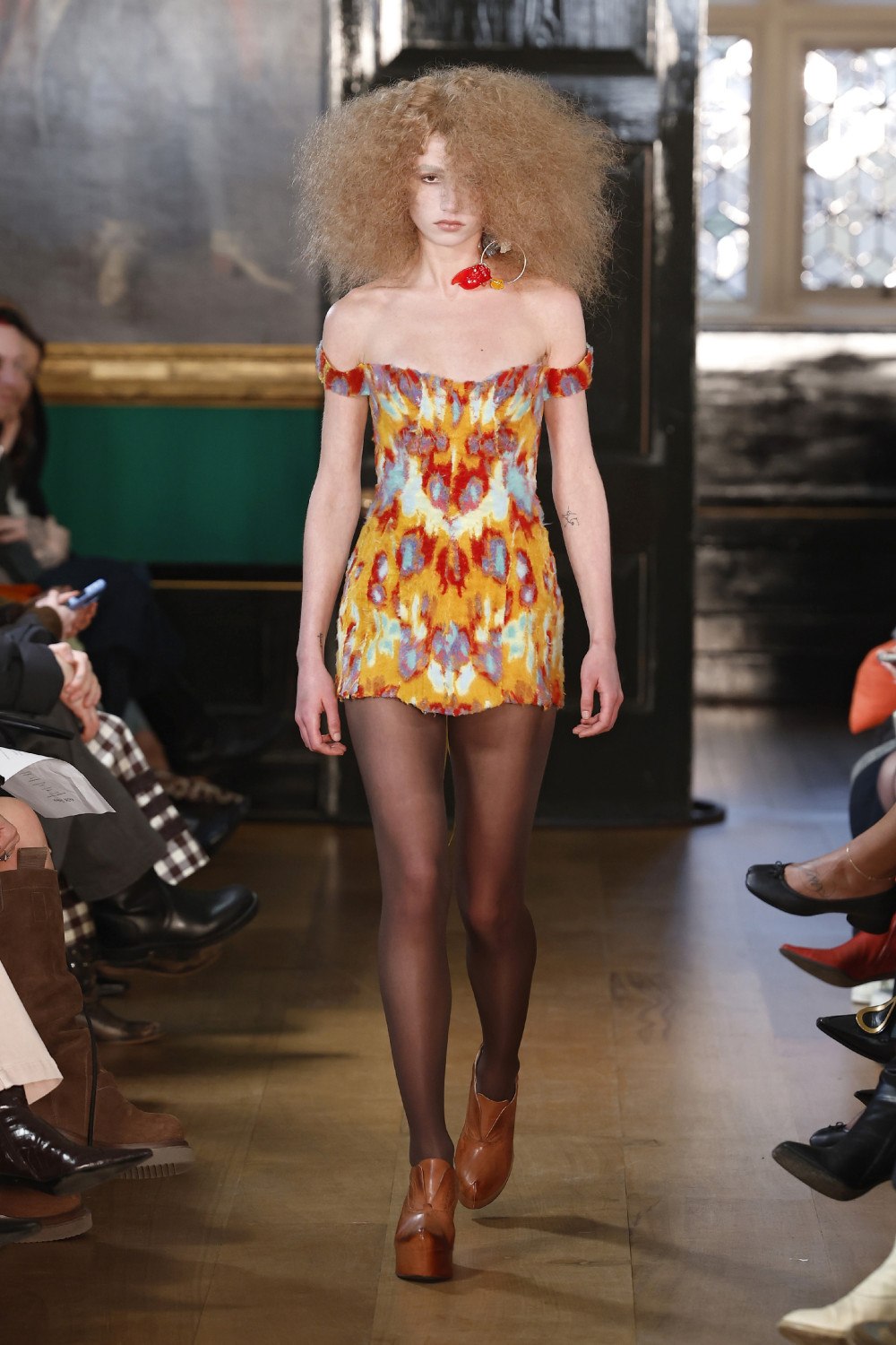 Masha Popova Fall 2026, o cómo hacer vampiros Y2K con denim