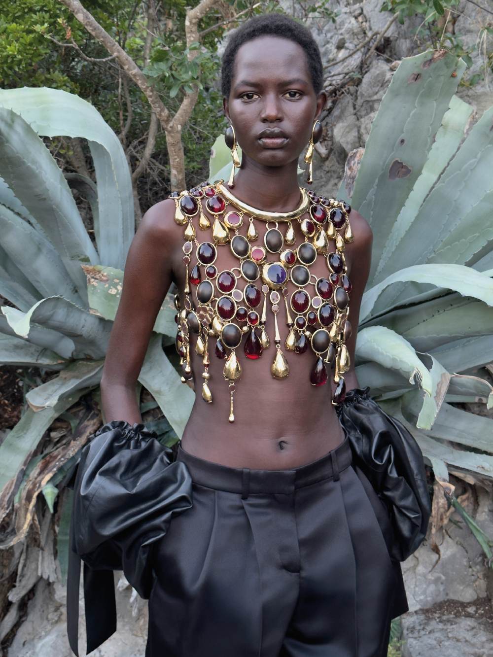 Sarah Burton celebra a las mujeres detrás de Givenchy