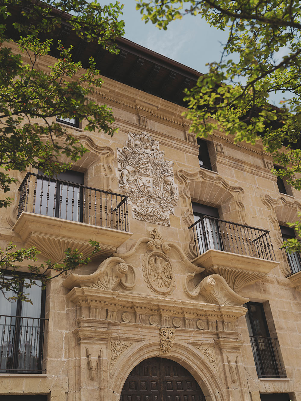 Hotel Palacio de Los Ángeles, al día por Trenchs Studio