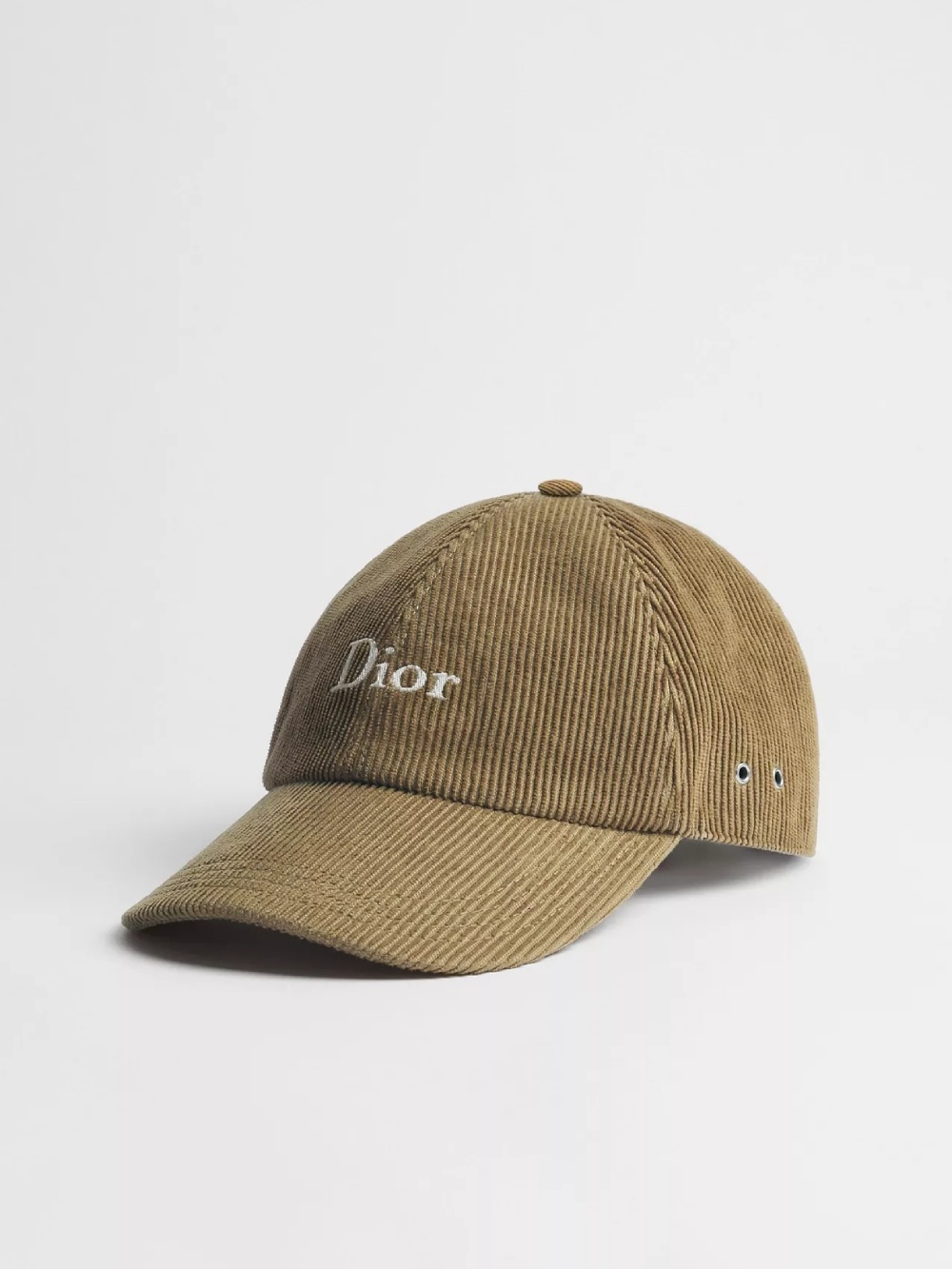 Las mejores gorras que puedes llevar en tus looks urbanos
