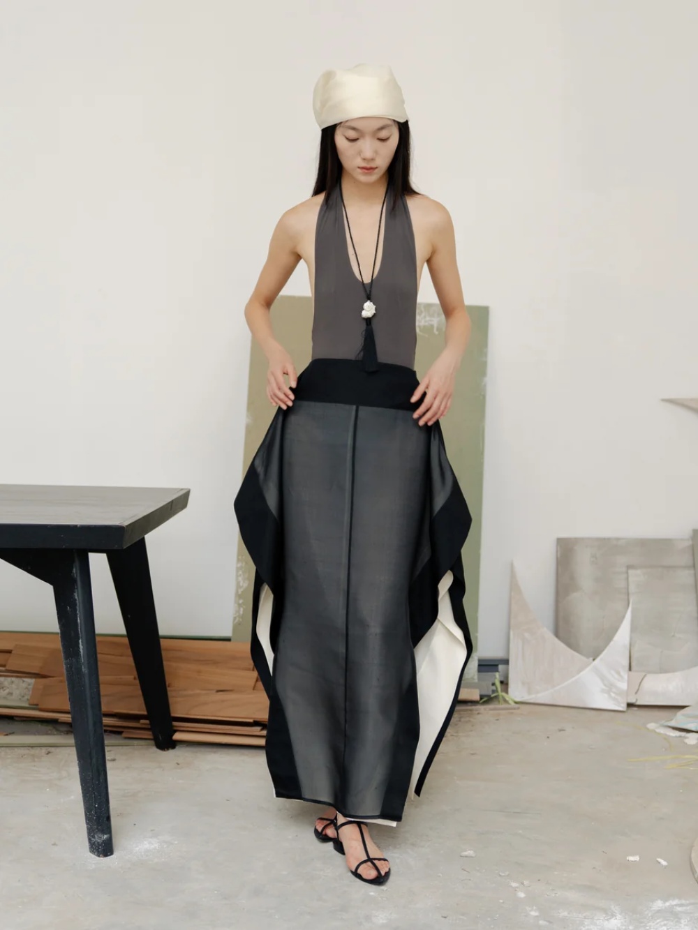 Voranida, la moda tailandesa que cambia el minimalismo