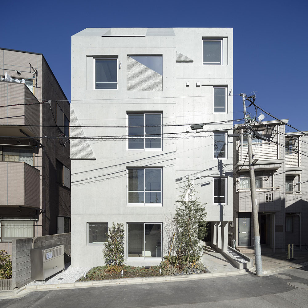 Ryuichi Sasaki Architecture y su edificio trapezoidal