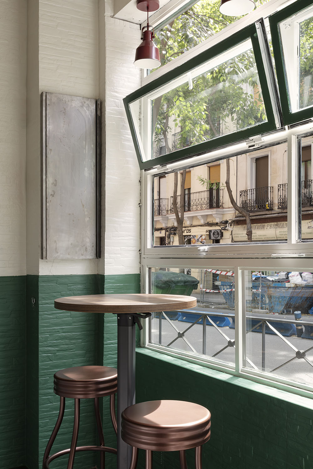 Sgab!, la trattoria moderna diseñada por Estudio Booma
