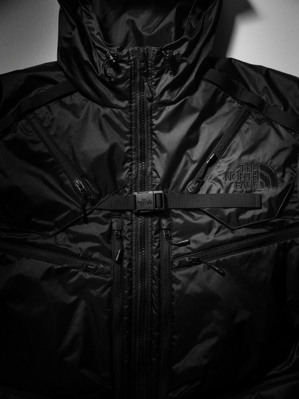 TNF y Junya Watanabe vuelven con radicalidad para FW26