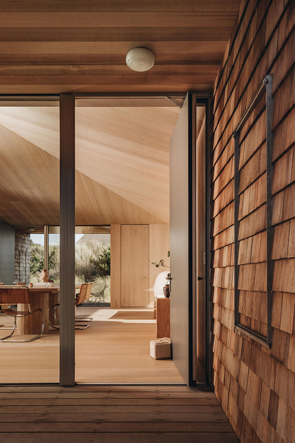 Dune House: una casa monolítica de Waechter Architecture