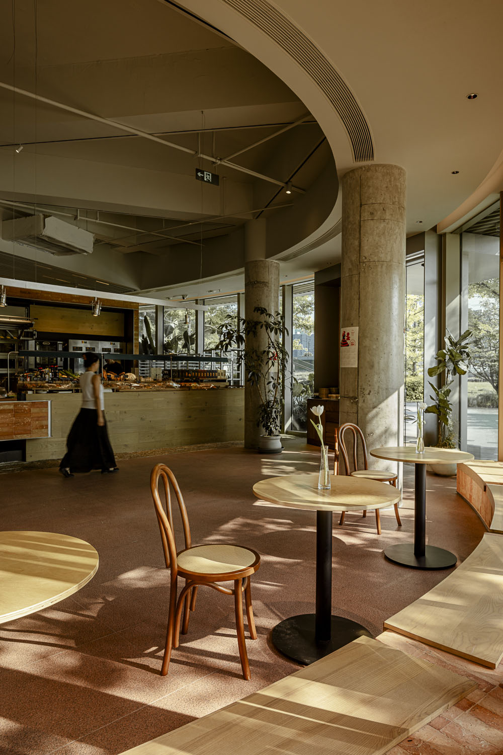 WJ Studio abre la cocina de una panadería-restaurante