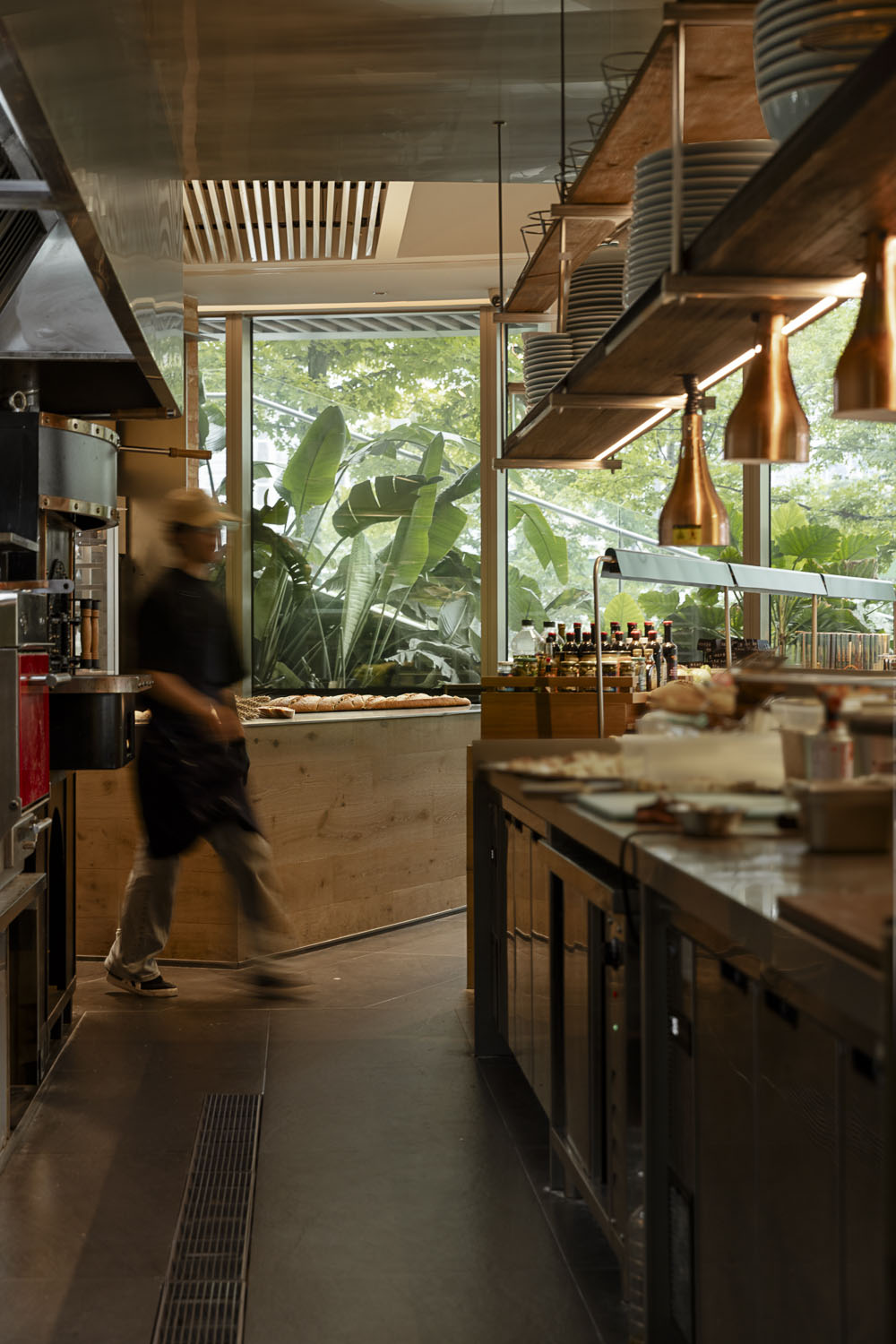 WJ Studio abre la cocina de una panadería-restaurante