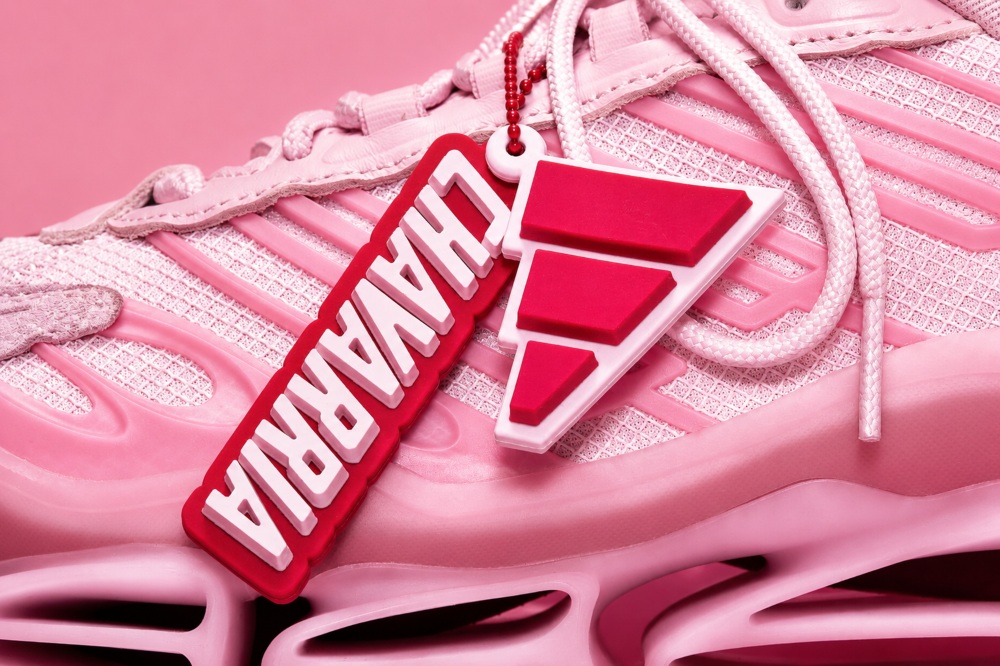 El rosa XXL de Willy Chavarria aterriza en adidas Originals