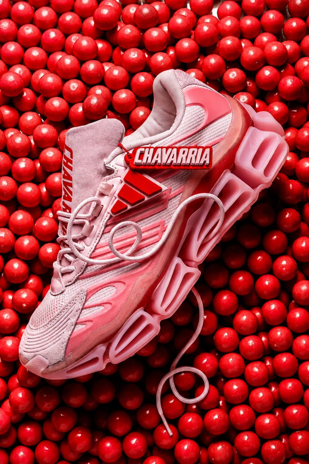 El rosa XXL de Willy Chavarria aterriza en adidas Originals