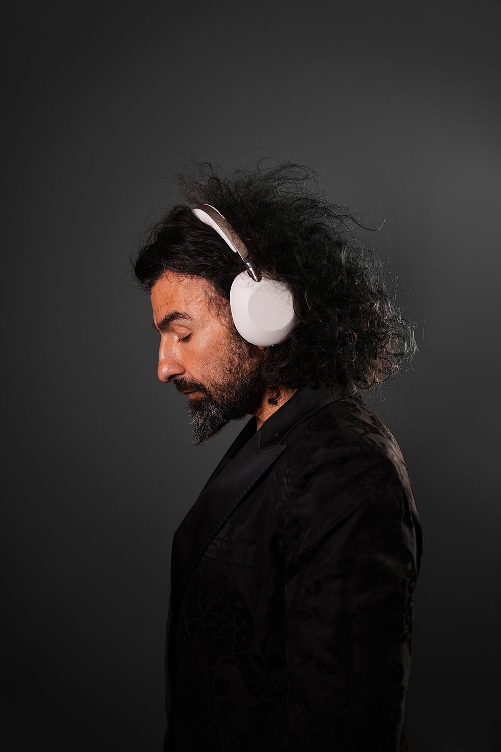 Ara Malikian, el virtuoso oído de Sony 1000X The Collection