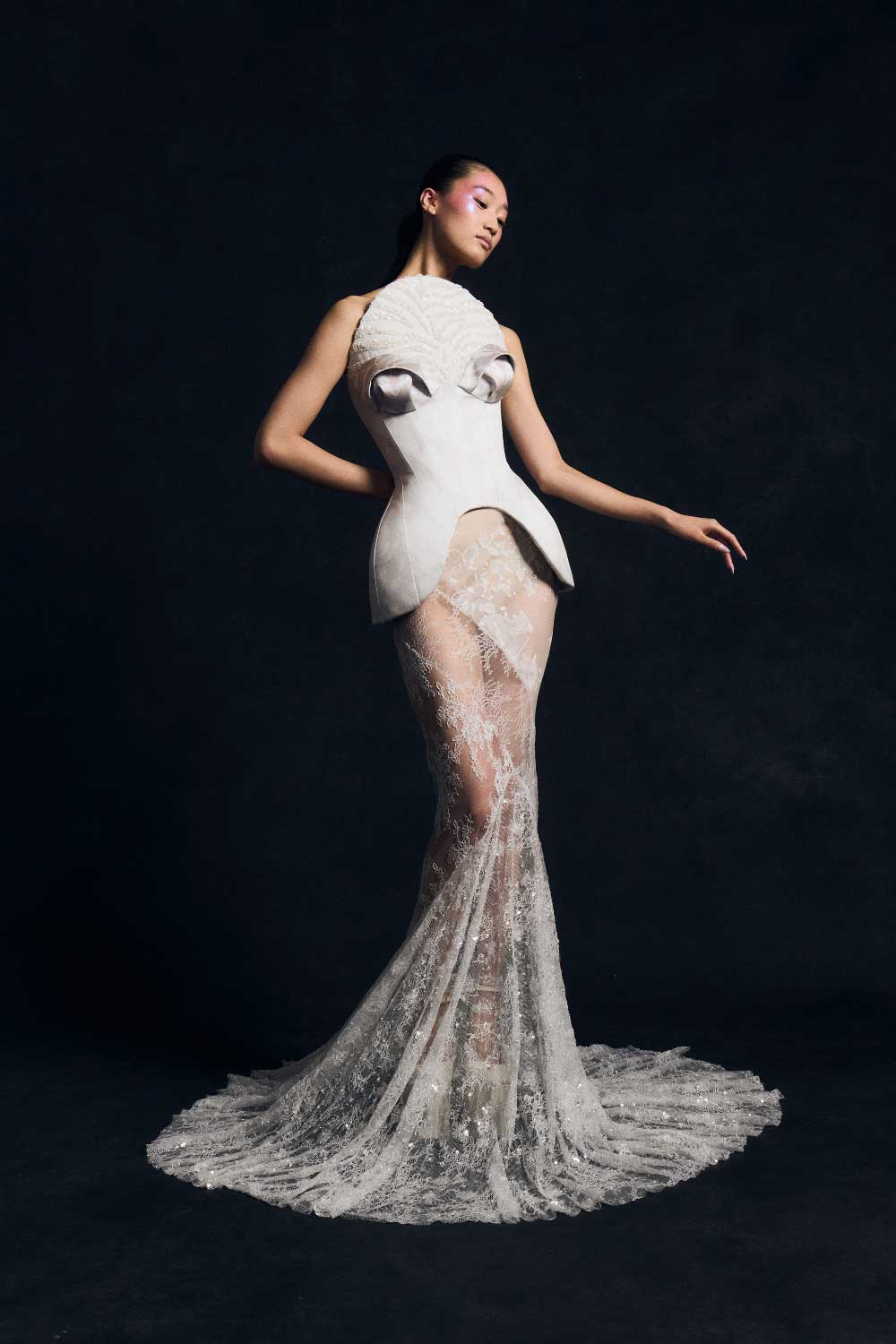 Harris Reed SS27: el volumen escultórico reina en Londres