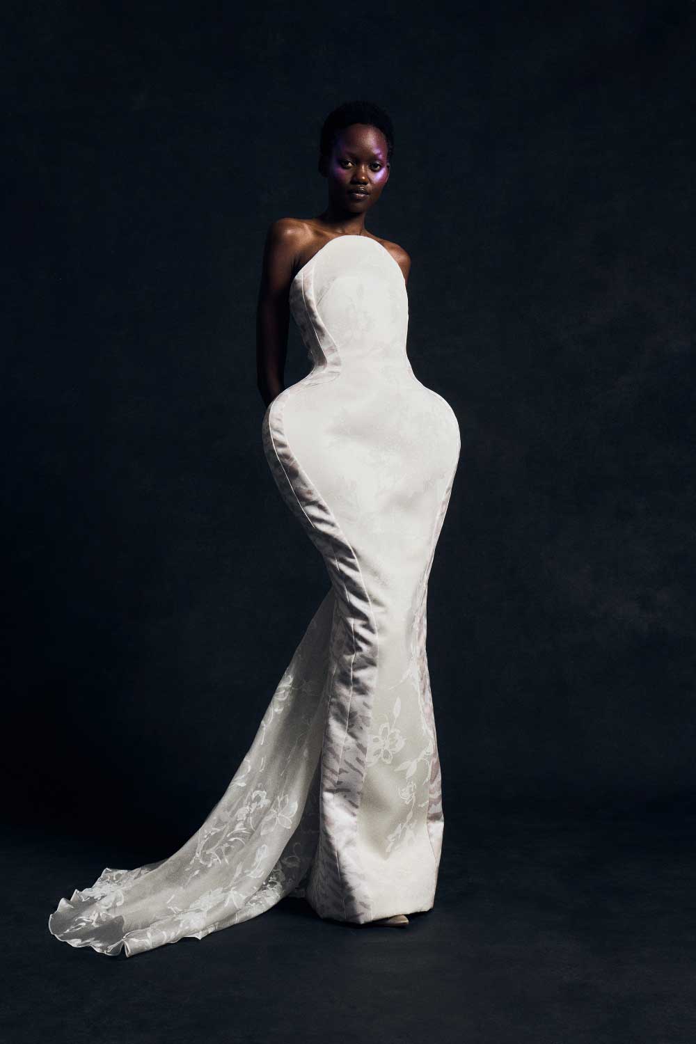 Harris Reed SS27: el volumen escultórico reina en Londres