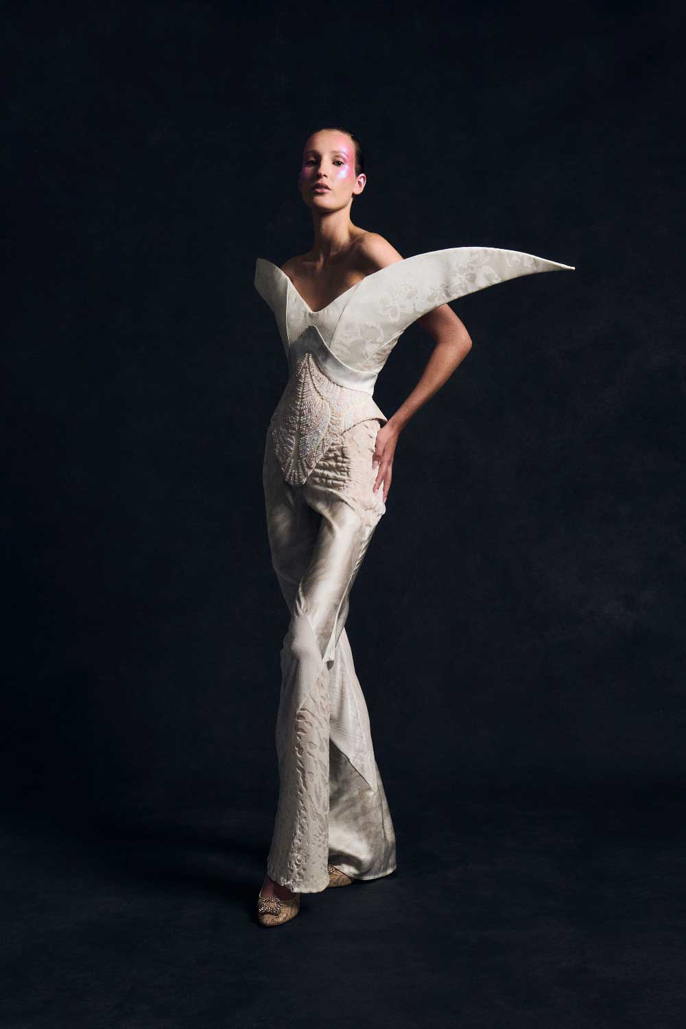 Harris Reed SS27: el volumen escultórico reina en Londres