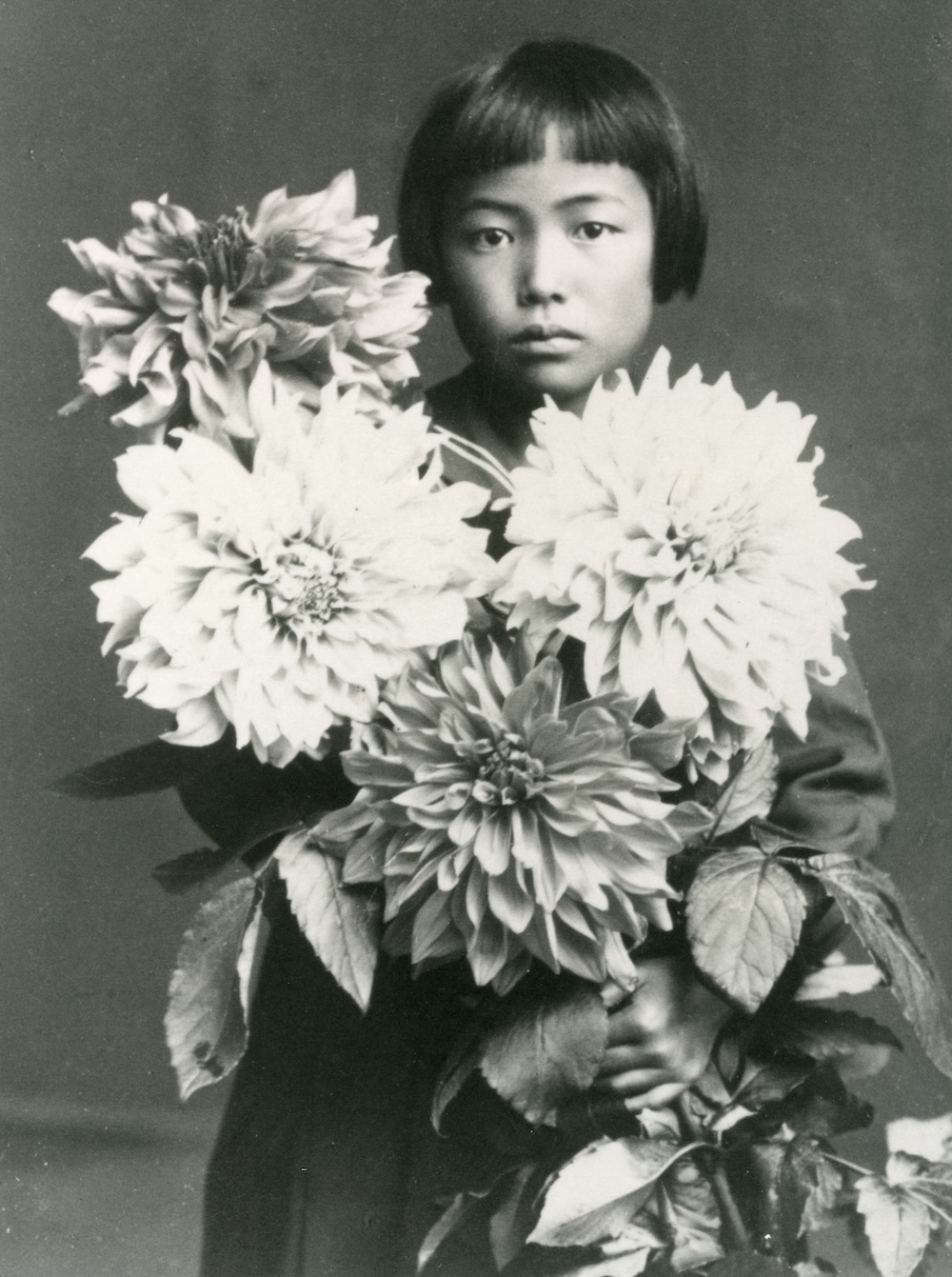 Yayoi Kusama 1929–2026. Seis momentos de una artista ∞