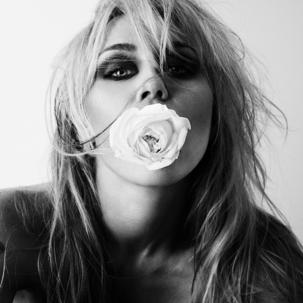 Miley se quita el Cyrus y empieza una nueva etapa musical