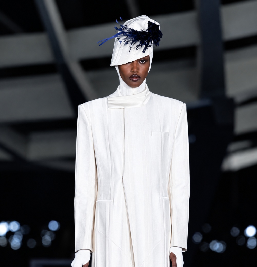 Las pieles negras protagonizan los beauty looks de pasarela