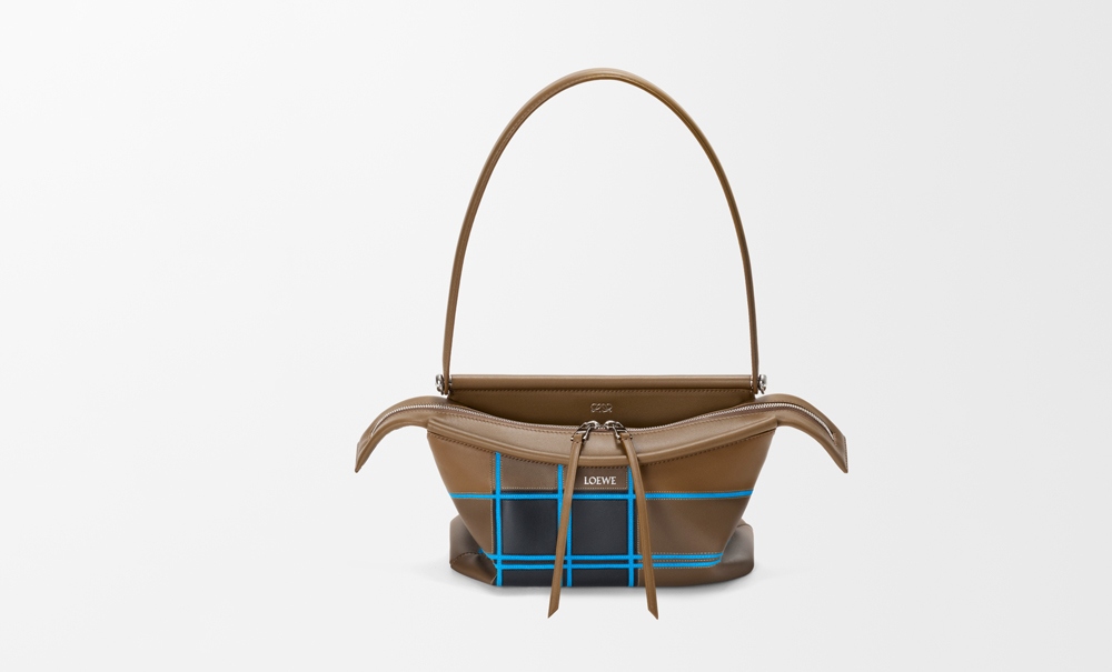 Whisker, el bolso de Loewe que convierte el lujo en juego