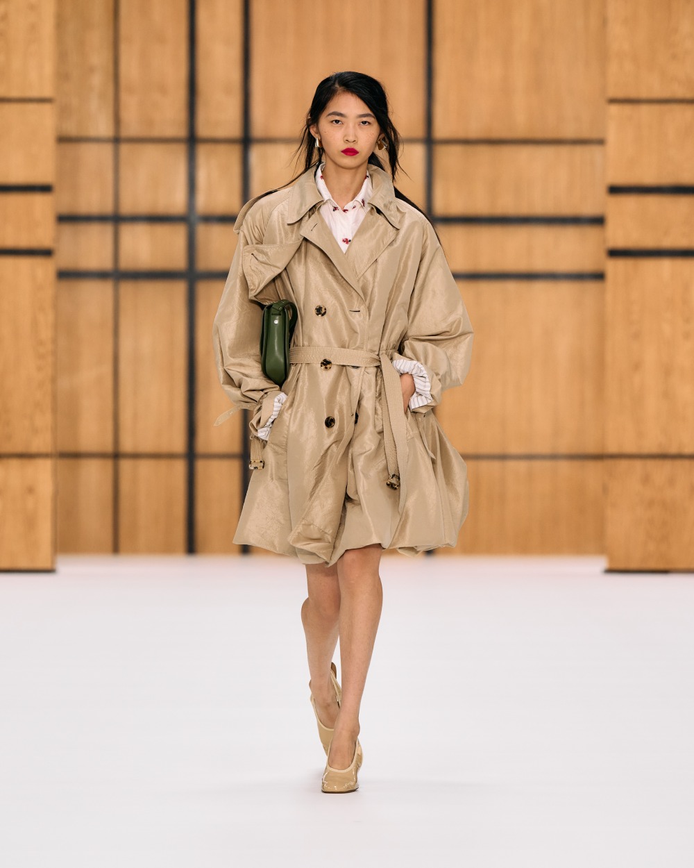 Burberry SS27 vuelve a su esencia utilitaria y campestre