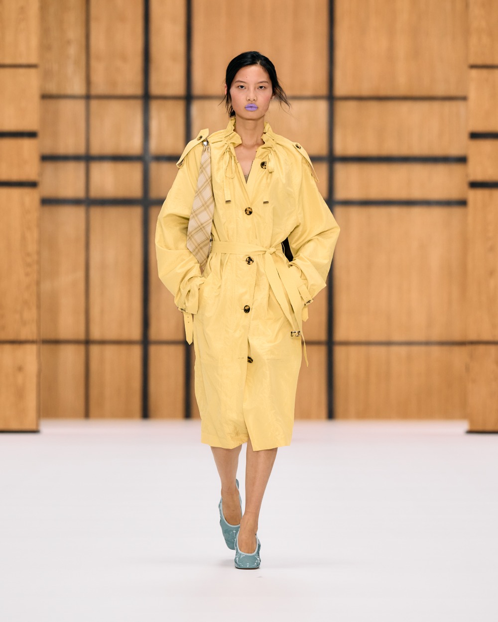 Burberry SS27 vuelve a su esencia utilitaria y campestre