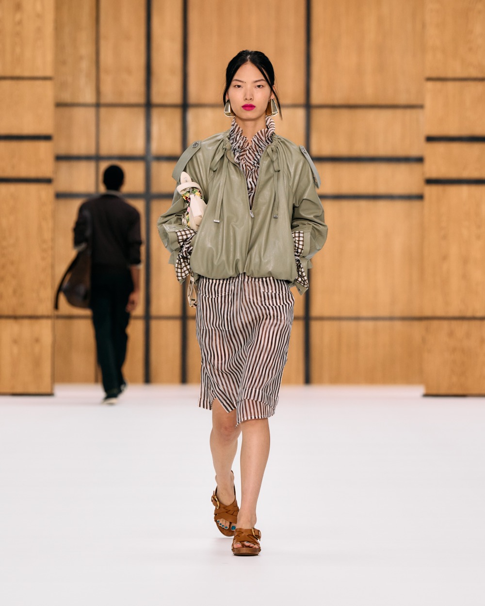 Burberry SS27 vuelve a su esencia utilitaria y campestre