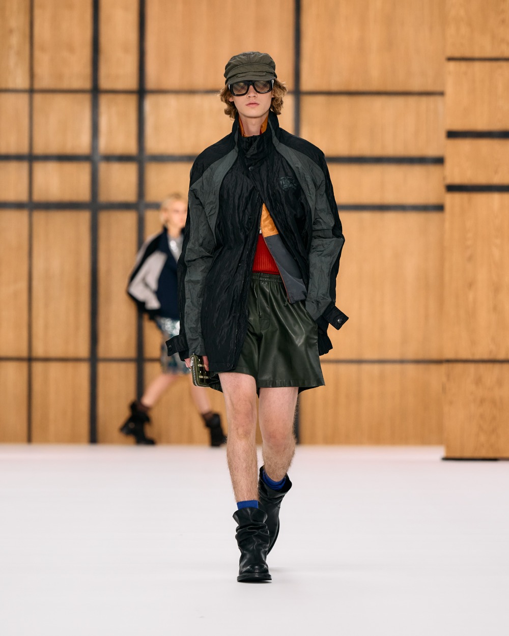 Burberry SS27 vuelve a su esencia utilitaria y campestre
