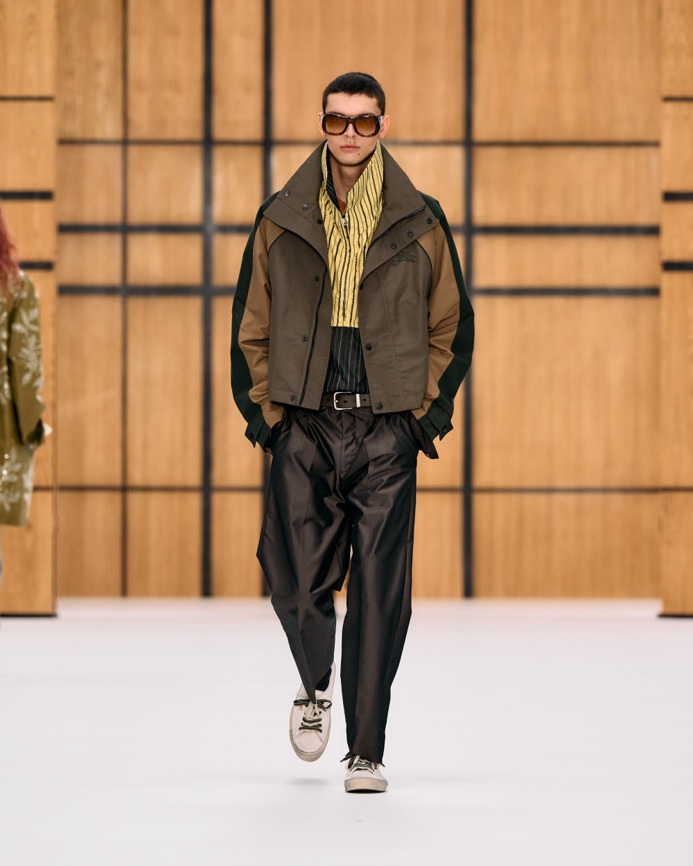 Burberry SS27 vuelve a su esencia utilitaria y campestre