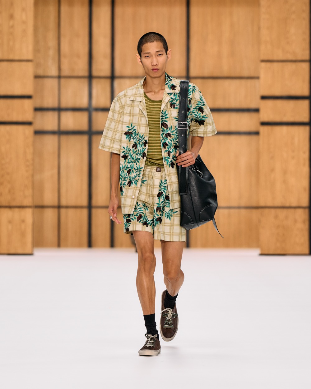 Burberry SS27 vuelve a su esencia utilitaria y campestre