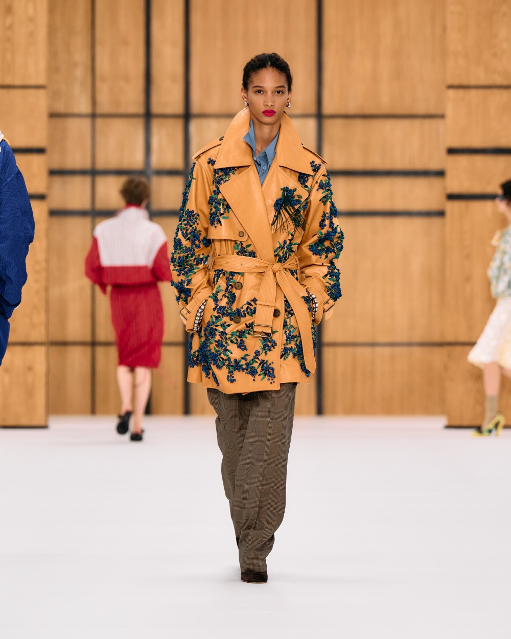 Burberry SS27 vuelve a su esencia utilitaria y campestre