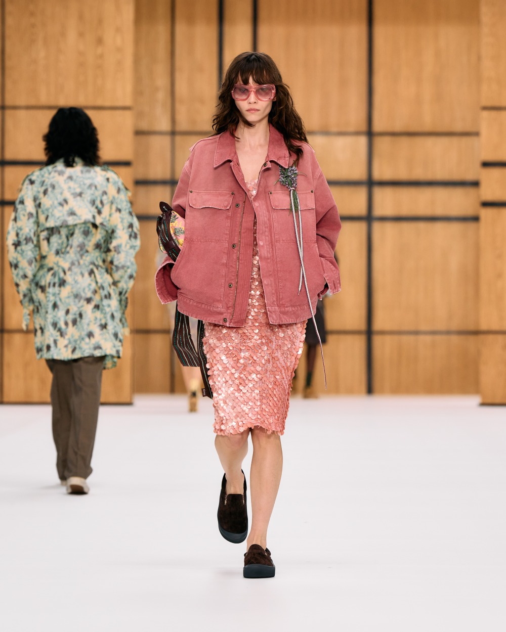 Burberry SS27 vuelve a su esencia utilitaria y campestre