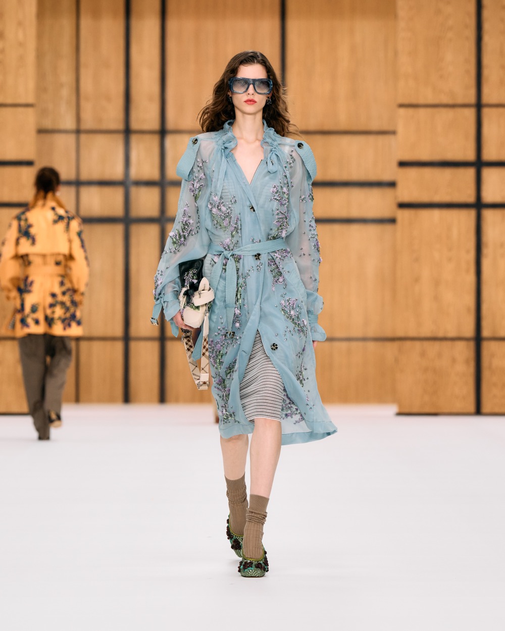 Burberry SS27 vuelve a su esencia utilitaria y campestre