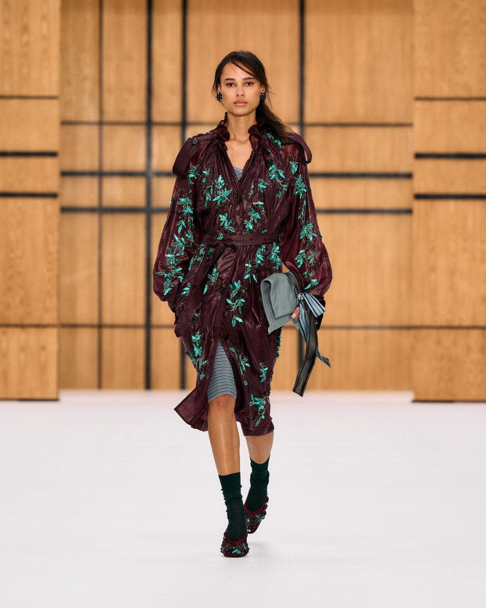 Burberry SS27 vuelve a su esencia utilitaria y campestre