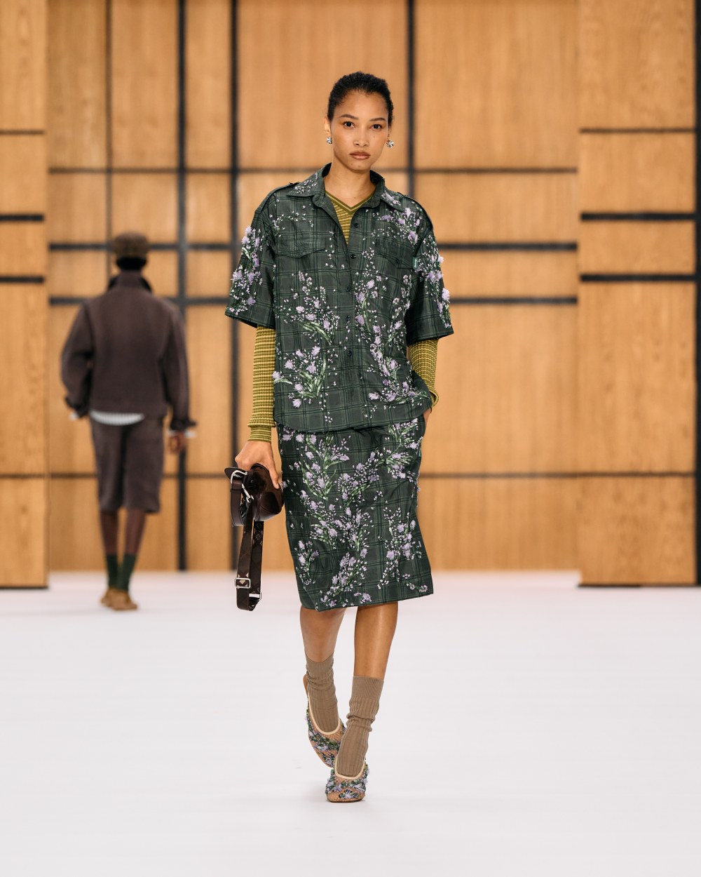 Burberry SS27 vuelve a su esencia utilitaria y campestre