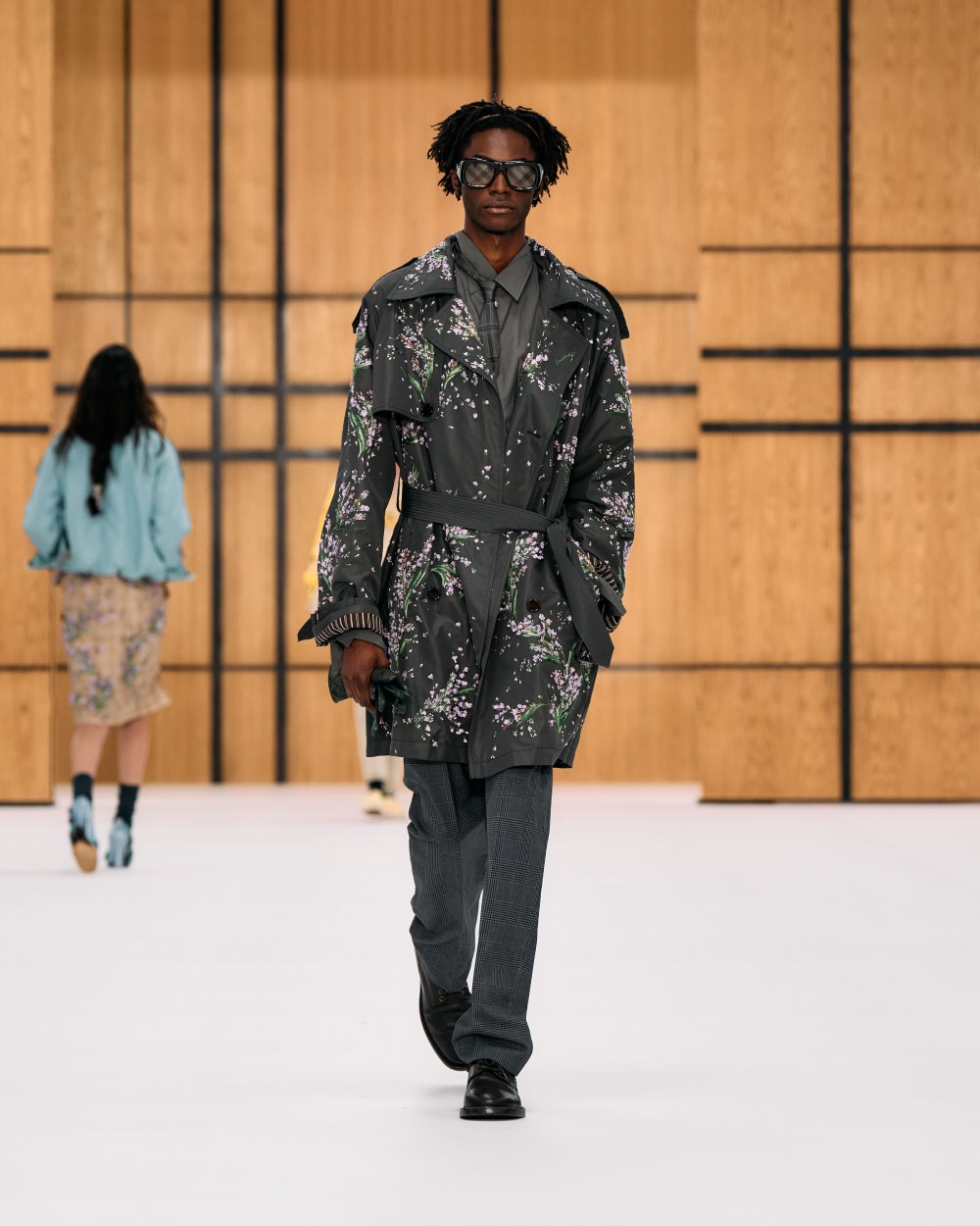 Burberry SS27 vuelve a su esencia utilitaria y campestre