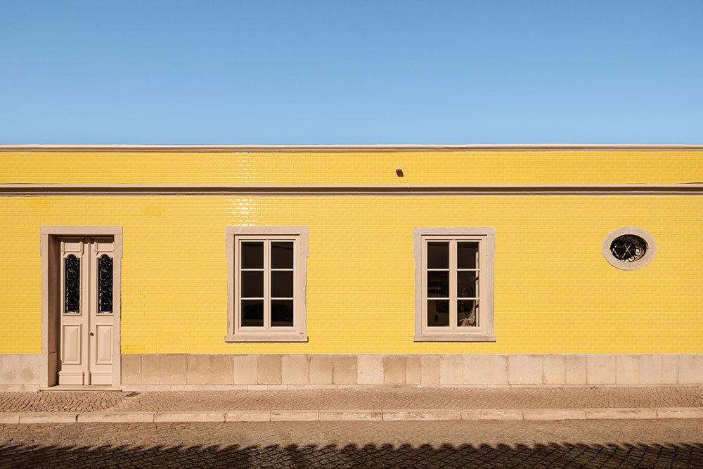 Casa Amarela, morada familiar reinventada en Beja, Portugal