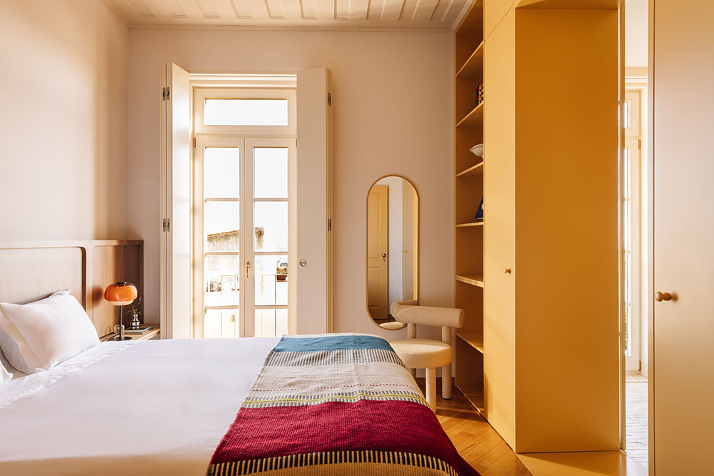Casa Amarela, morada familiar reinventada en Beja, Portugal