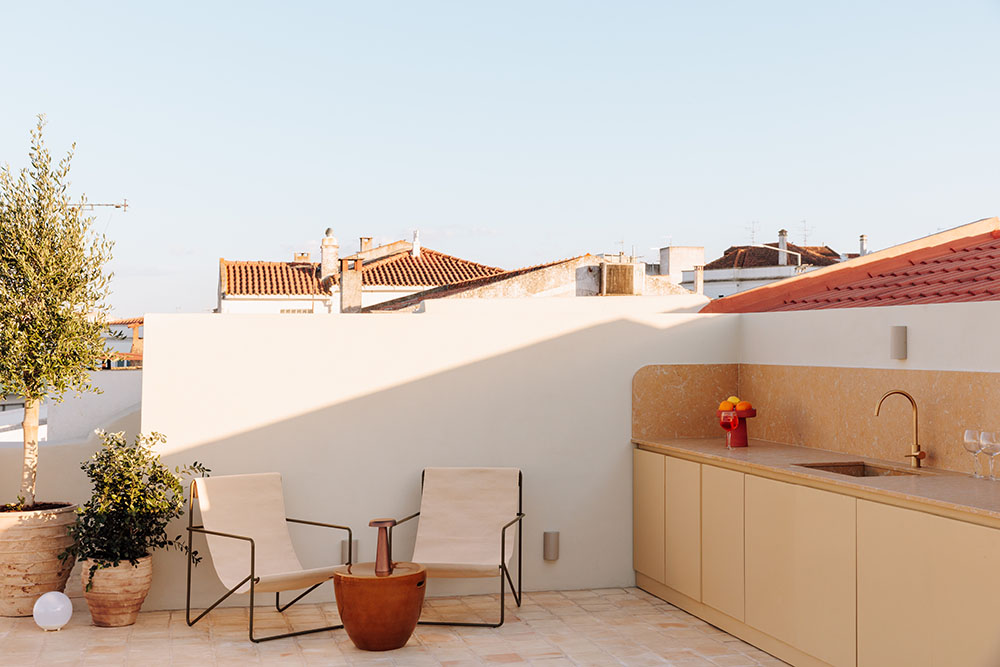 Casa Amarela, morada familiar reinventada en Beja, Portugal