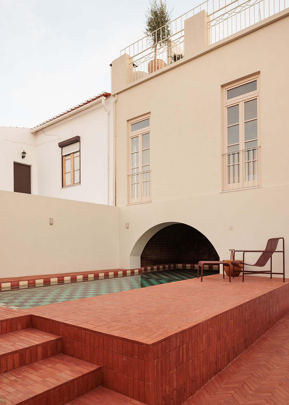 Casa Amarela, morada familiar reinventada en Beja, Portugal