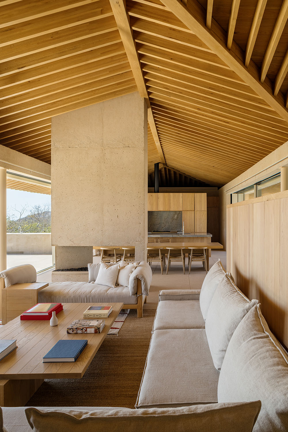 Casa en Palmilla: cuatro piezas reunidas por el paisaje