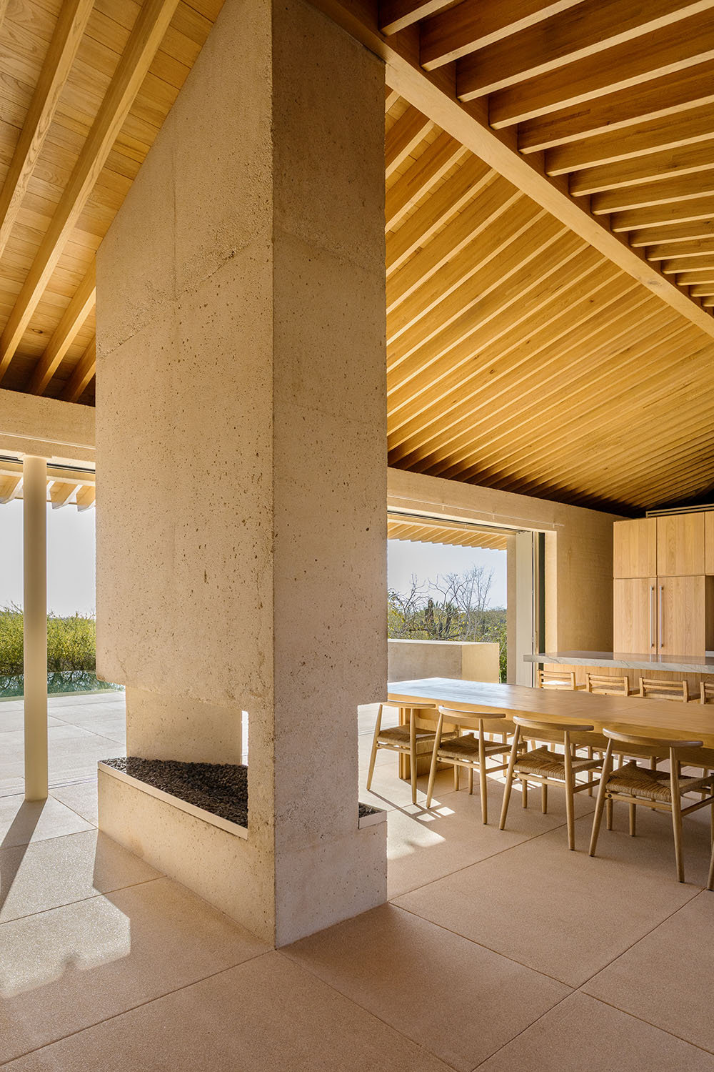 Casa en Palmilla: cuatro piezas reunidas por el paisaje