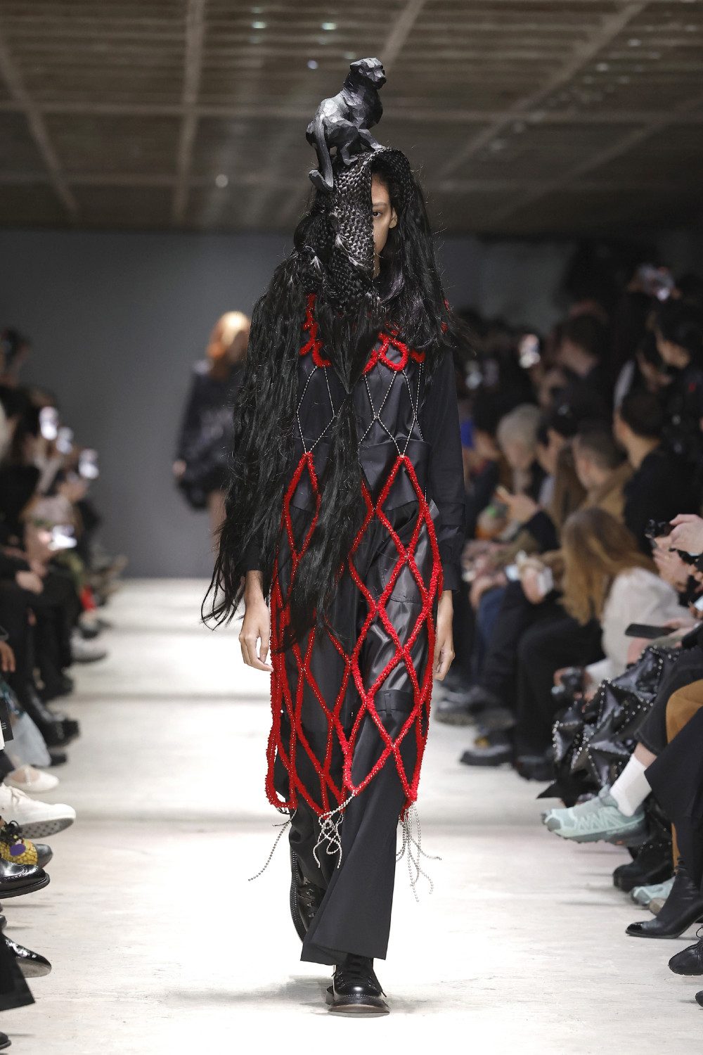 Noir Kei Ninomiya FW26: florece en la oscuridad con técnica